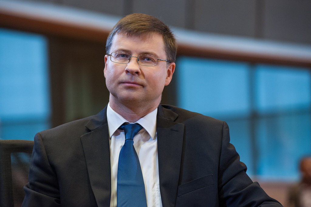 EU growth better than expected, large economies underperform