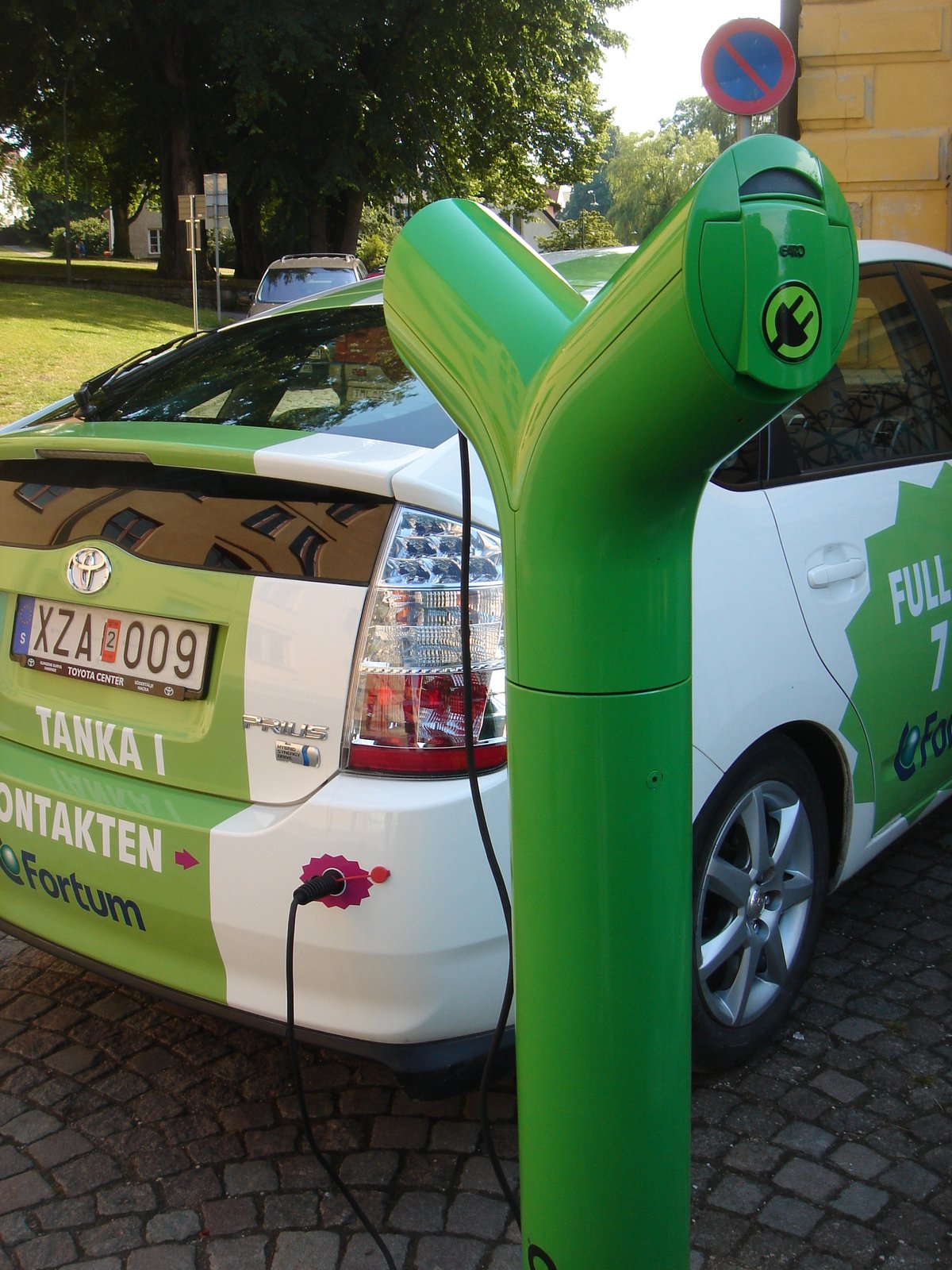 Spain pushes for common strategy on electric cars