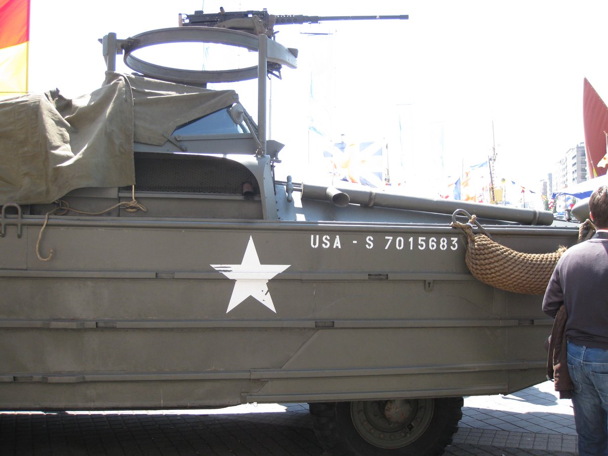 Lifting the EU arms embargo on China cui bono?