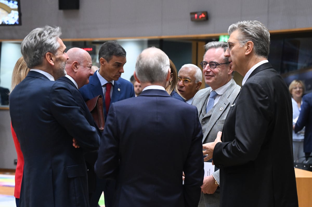 EU leaders to stick by Ukraine at summit, fine-tuning Russia assets plan